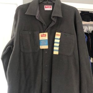 Men’s Wrangler button up fleece shirt